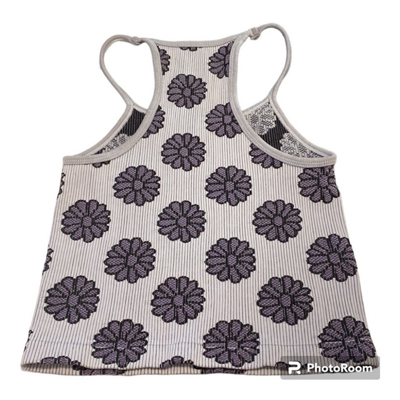 Aura flowered crop top. Stretchy material. S/M - Picture 3 of 3